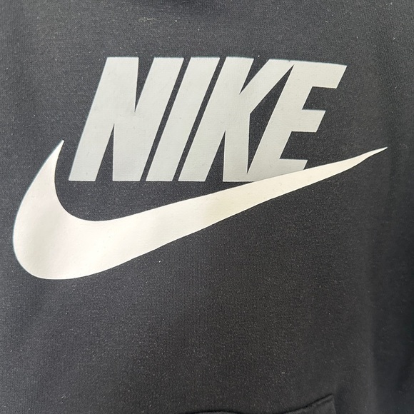 Nike Kids Black Hoodie in size 6 - Picture 2 of 4